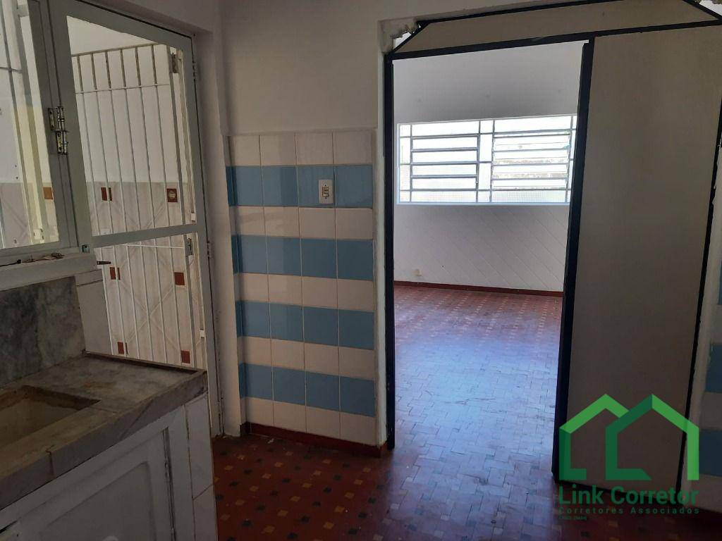 Casa para alugar com 3 quartos, 150m² - Foto 13