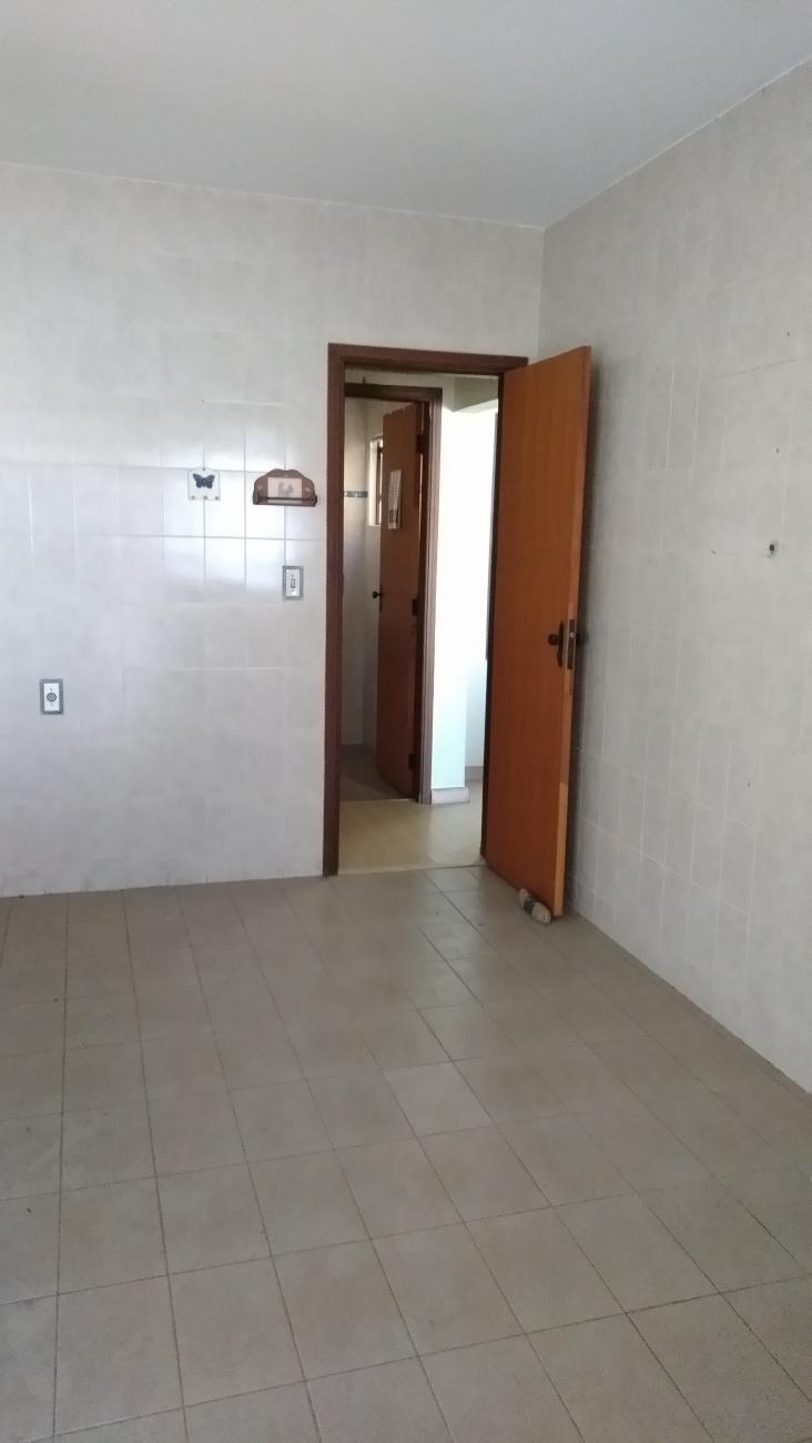 Casa à venda com 2 quartos, 300m² - Foto 12