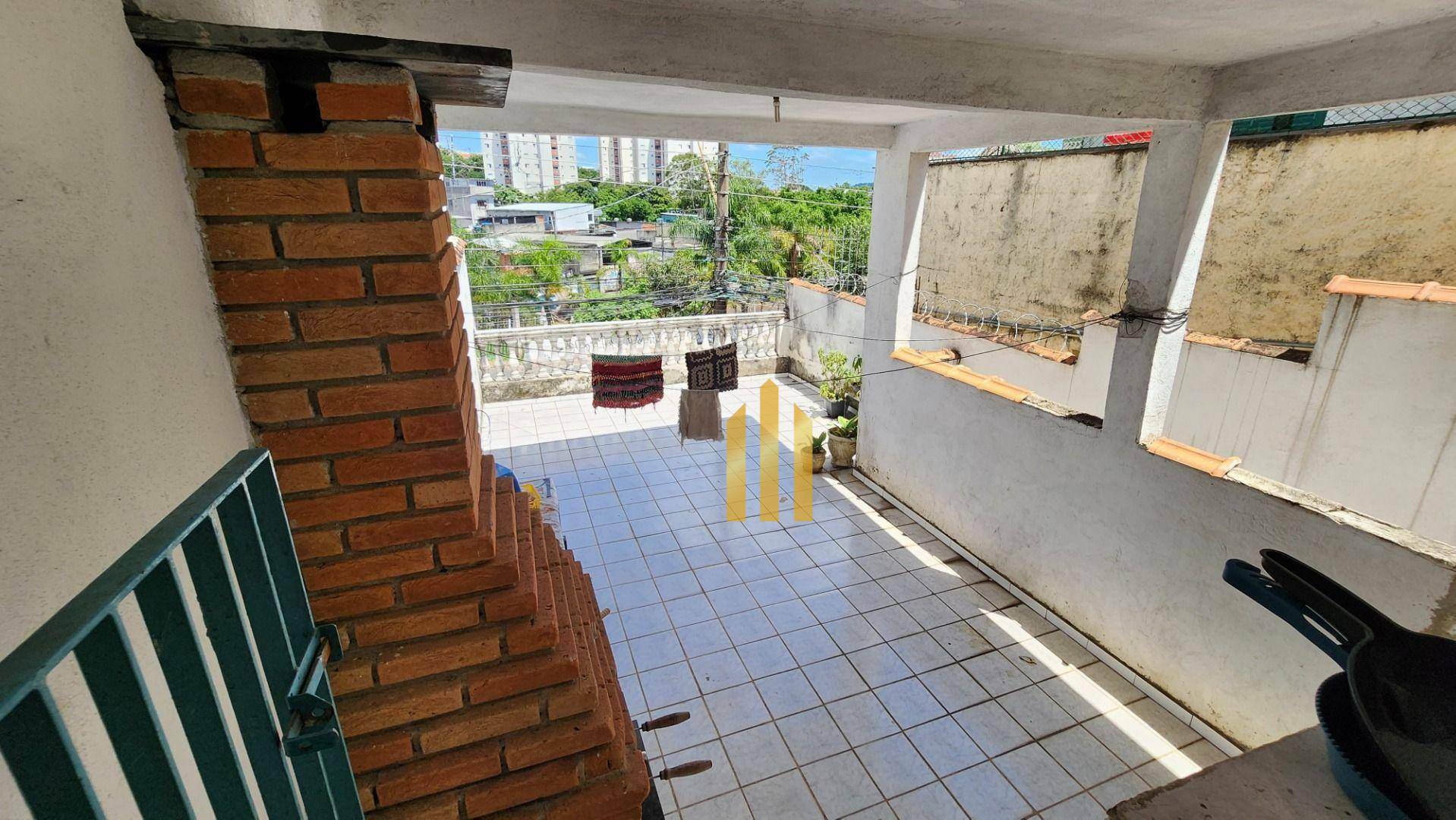 Sobrado à venda e aluguel com 3 quartos, 180m² - Foto 9