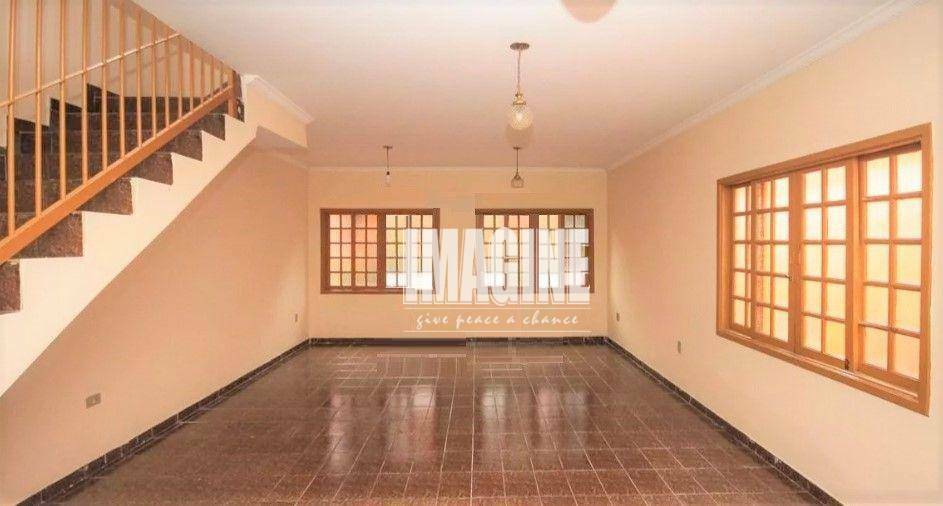 Sobrado à venda com 3 quartos, 209m² - Foto 1