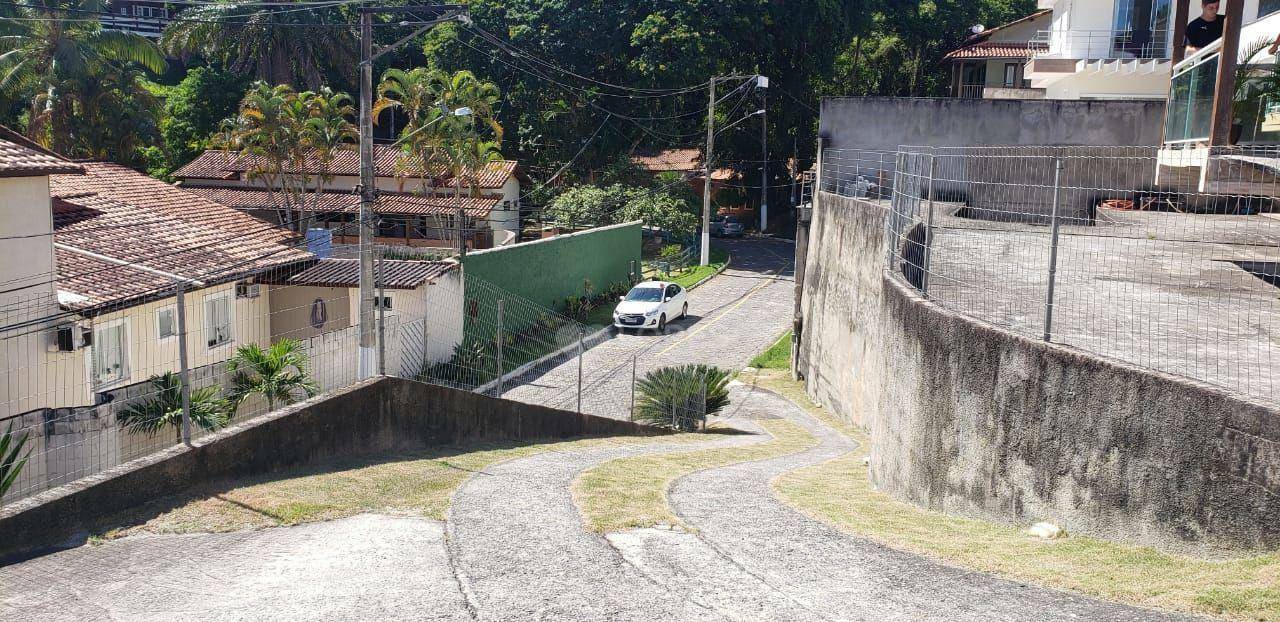 Casa de Condomínio à venda com 3 quartos, 200m² - Foto 2