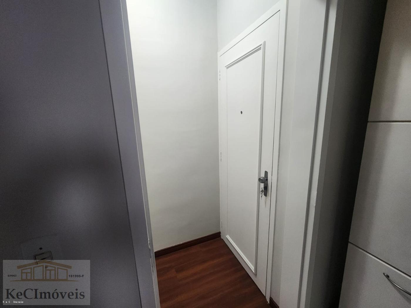 Apartamento à venda com 2 quartos, 61m² - Foto 3