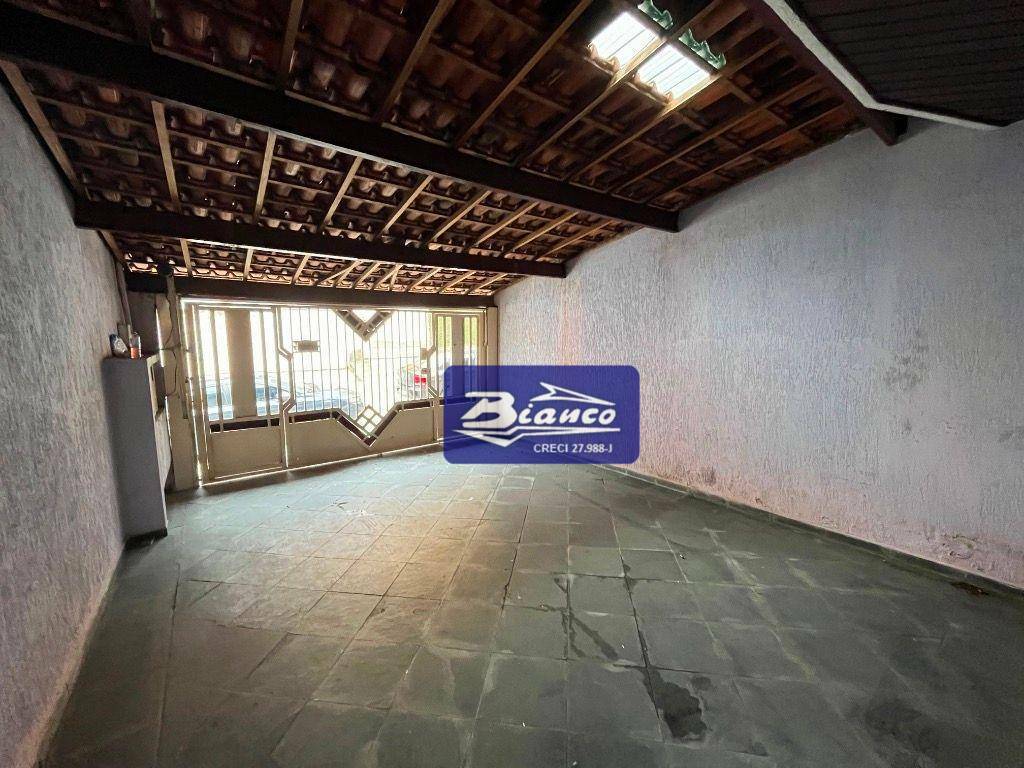 Sobrado à venda com 3 quartos, 229m² - Foto 2