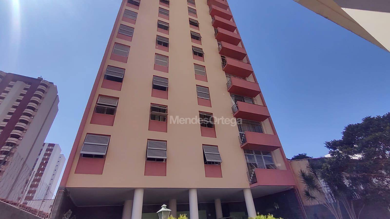 Apartamento à venda com 3 quartos, 130m² - Foto 1