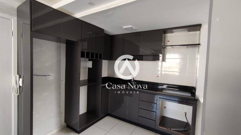 Apartamento à venda com 2 quartos, 45m² - Foto 3