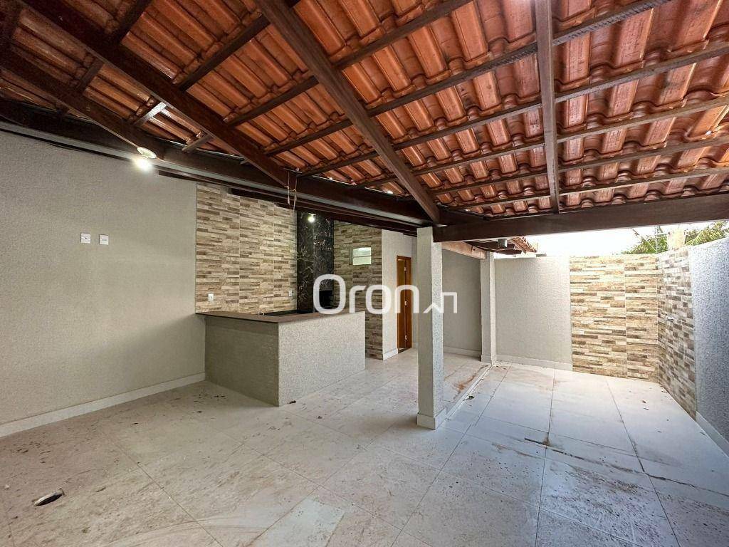 Casa à venda com 3 quartos, 140m² - Foto 1