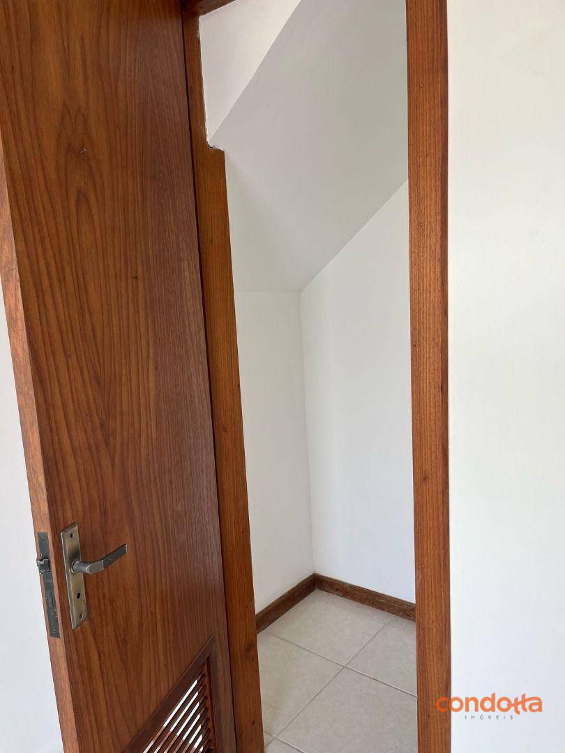 Casa para alugar com 4 quartos, 300m² - Foto 8