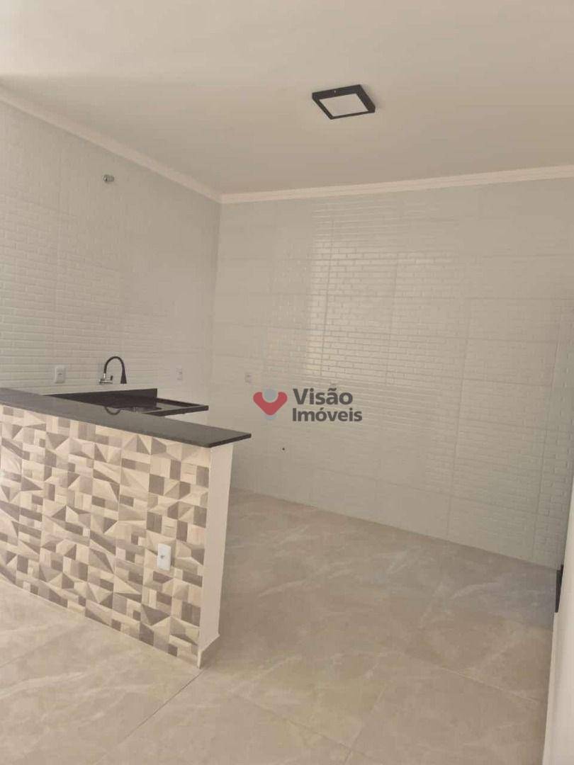 Casa à venda com 2 quartos, 72m² - Foto 5