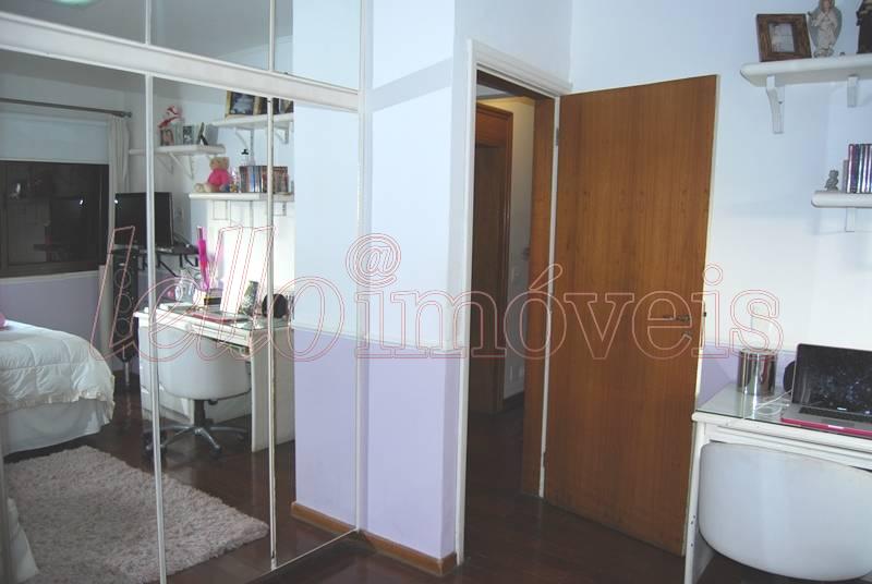 Apartamento à venda com 3 quartos, 180m² - Foto 11