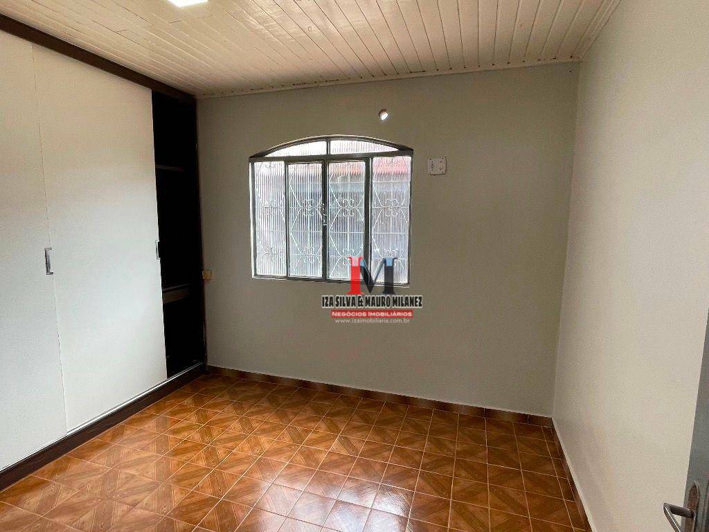 Casa para alugar com 4 quartos, 200m² - Foto 20