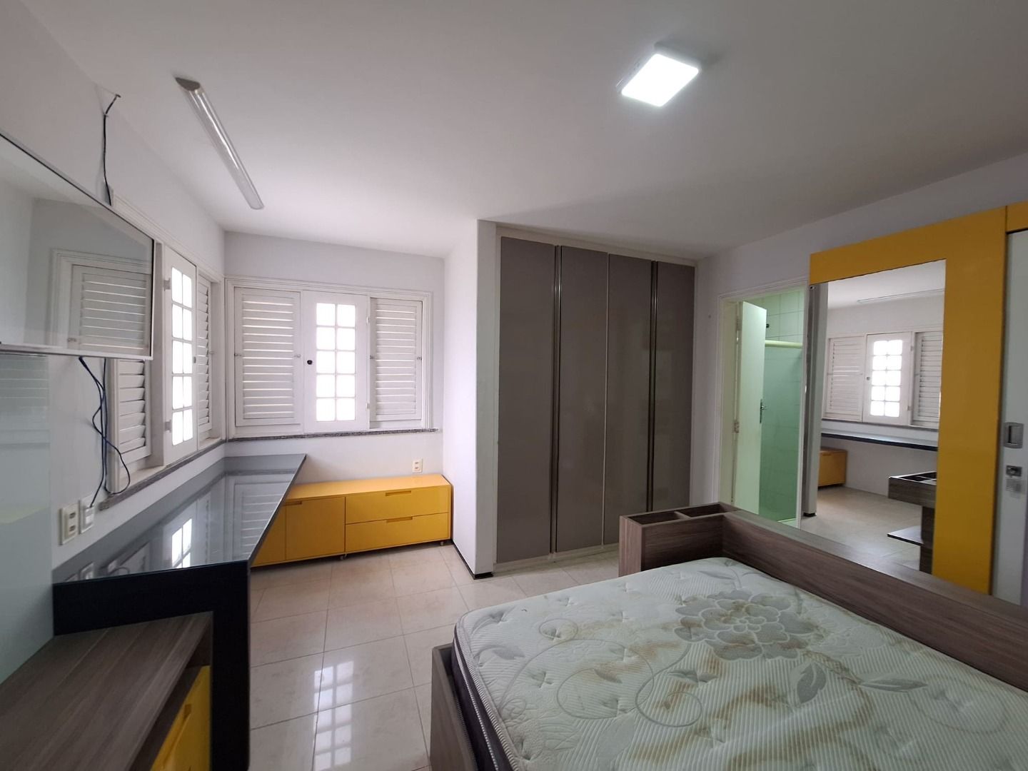 Casa para alugar com 4 quartos, 256m² - Foto 26