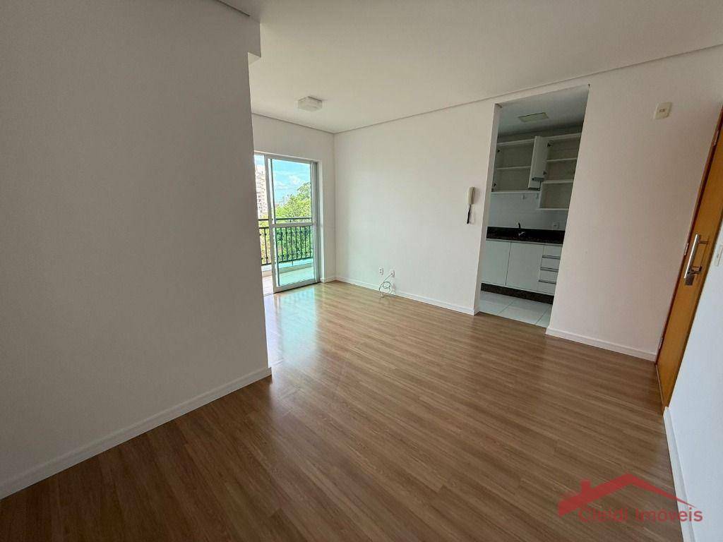 Apartamento para alugar com 2 quartos, 67m² - Foto 3