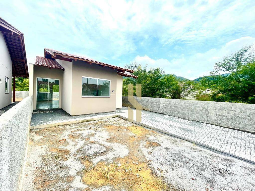 Casa à venda com 3 quartos, 73m² - Foto 4