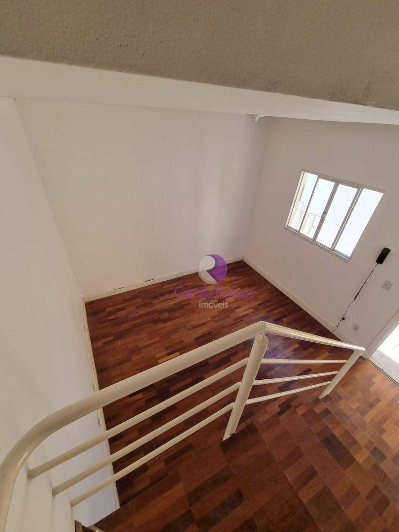 Sobrado à venda com 2 quartos, 95m² - Foto 4