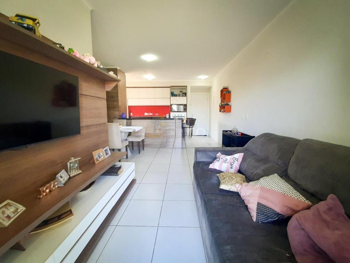 Apartamento à venda com 2 quartos, 76m² - Foto 1