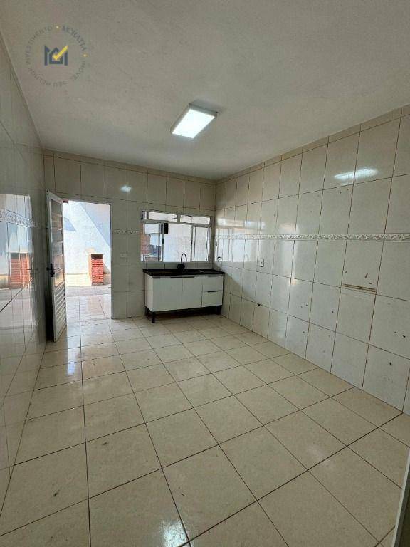 Casa à venda e aluguel com 2 quartos, 108m² - Foto 4