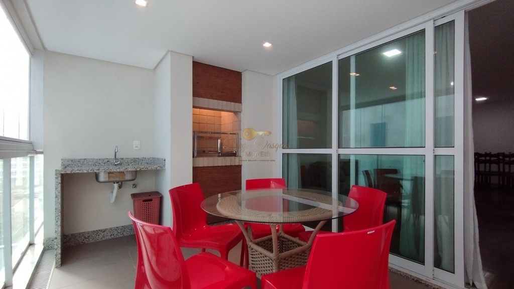 Apartamento à venda com 3 quartos, 140m² - Foto 1