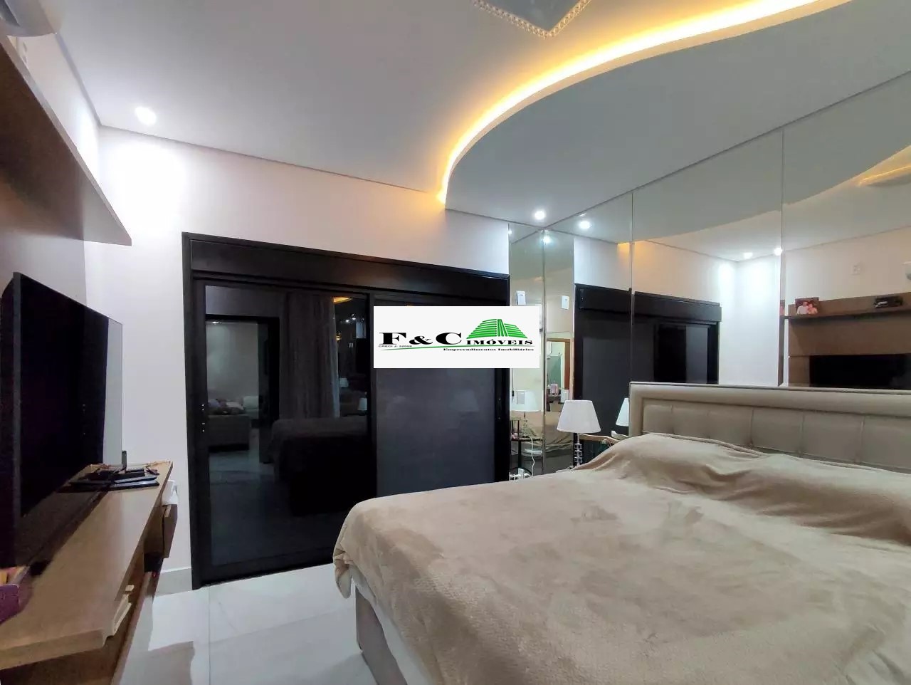 Casa de Condomínio para alugar com 4 quartos, 300m² - Foto 15