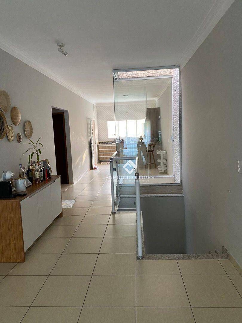 Casa à venda com 3 quartos, 211m² - Foto 18