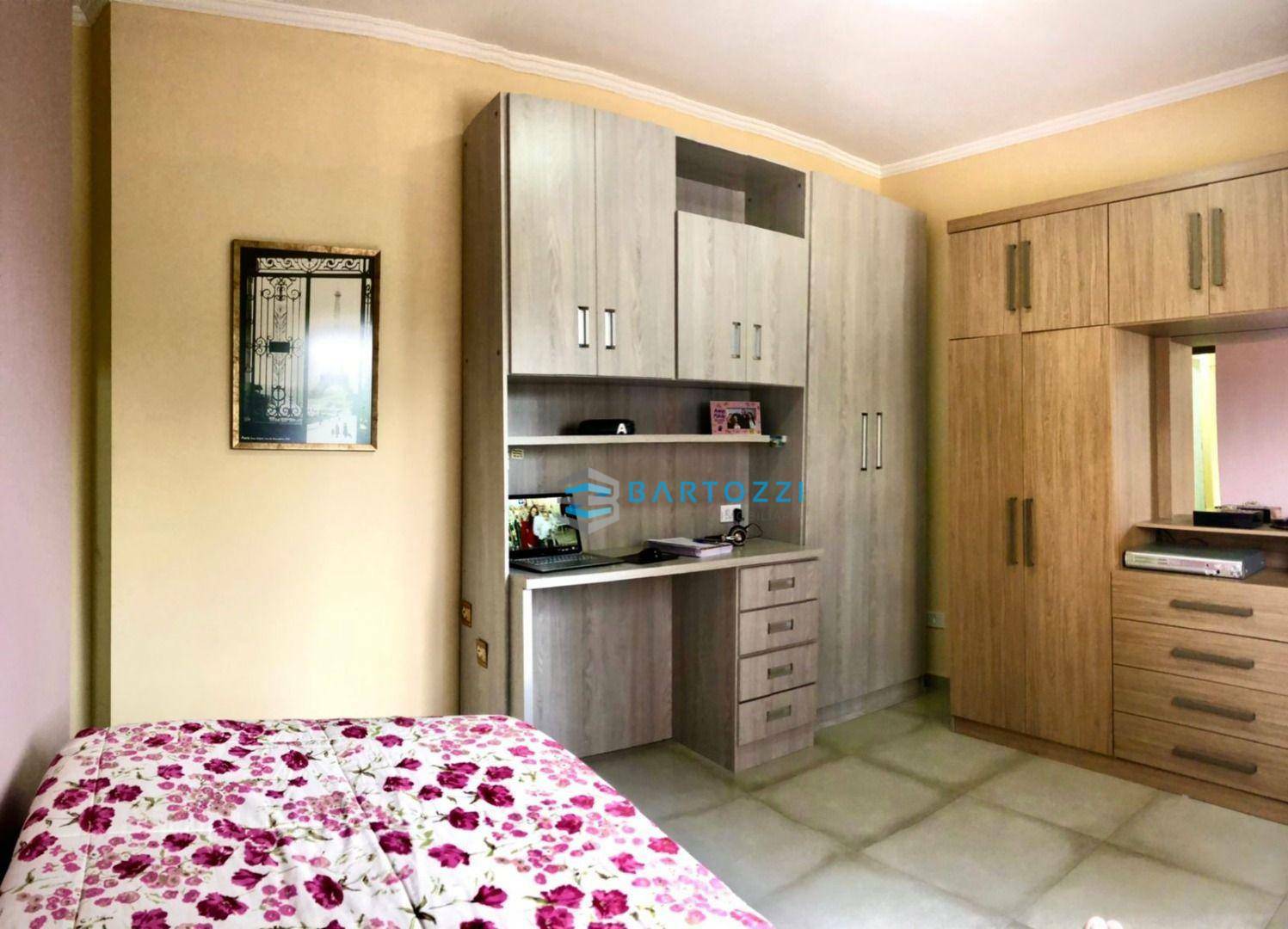 Sobrado à venda com 4 quartos, 200m² - Foto 17