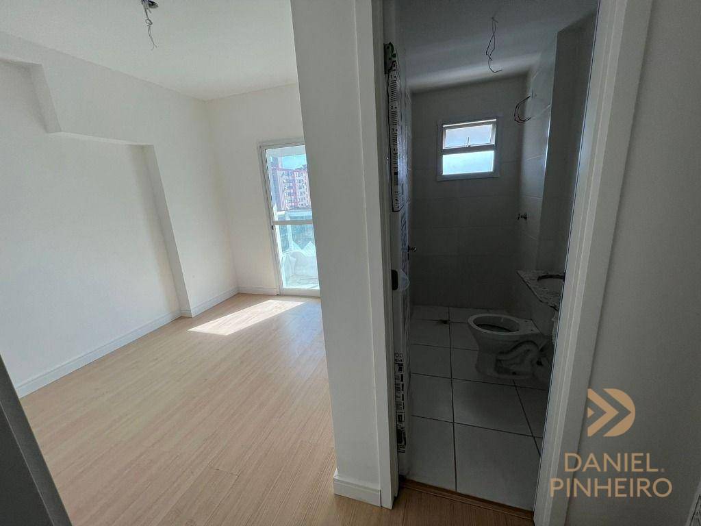 Apartamento à venda com 3 quartos, 117m² - Foto 11