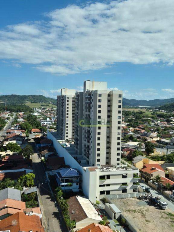 Apartamento para alugar com 2 quartos, 71m² - Foto 1
