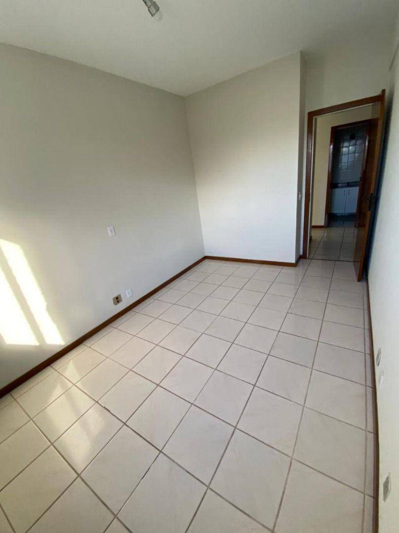 Apartamento à venda com 3 quartos, 117m² - Foto 8