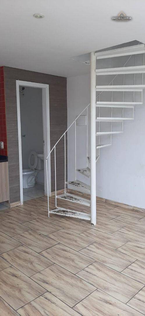 Sobrado à venda com 2 quartos, 200m² - Foto 4