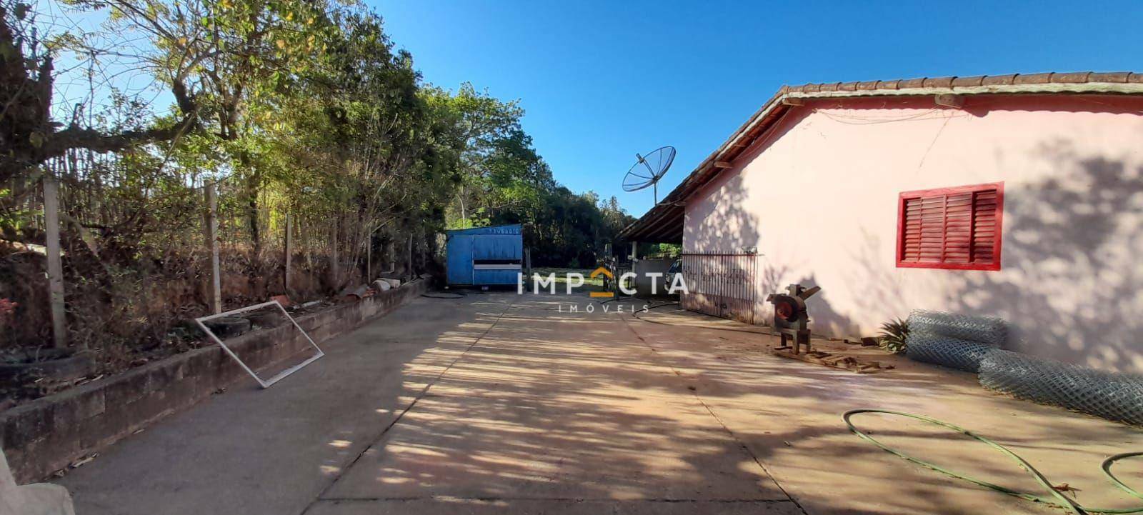 Chácara à venda com 3 quartos, 2500M2 - Foto 1