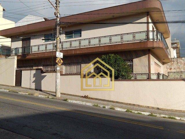 Sobrado à venda com 4 quartos, 500m² - Foto 1