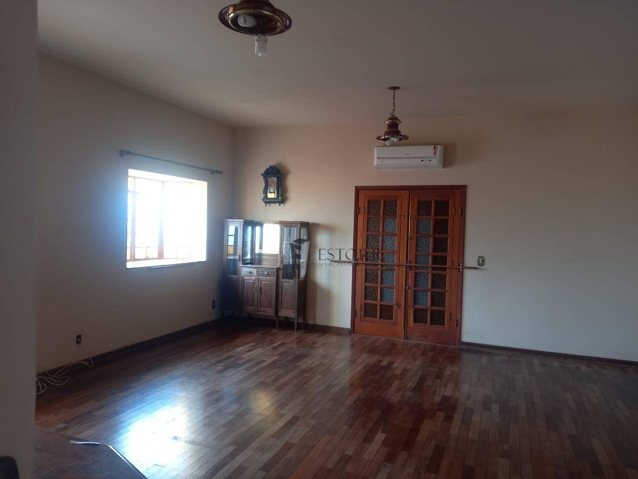 Casa à venda com 3 quartos, 300M2 - Foto 2