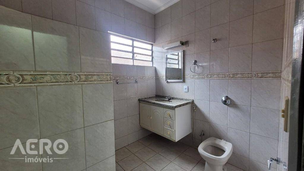 Casa à venda com 3 quartos, 183m² - Foto 9