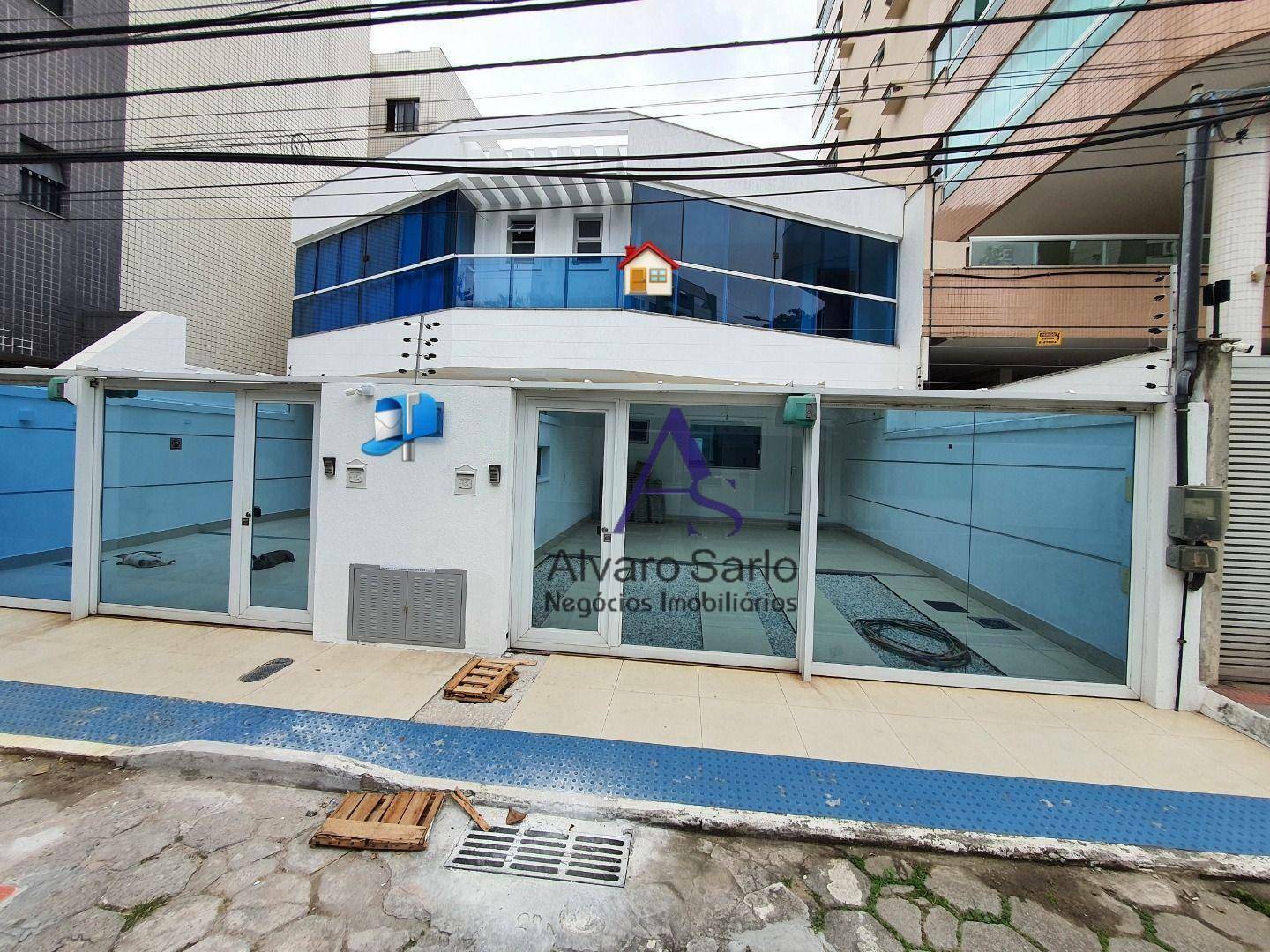 Casa de Condomínio à venda com 4 quartos, 200m² - Foto 1