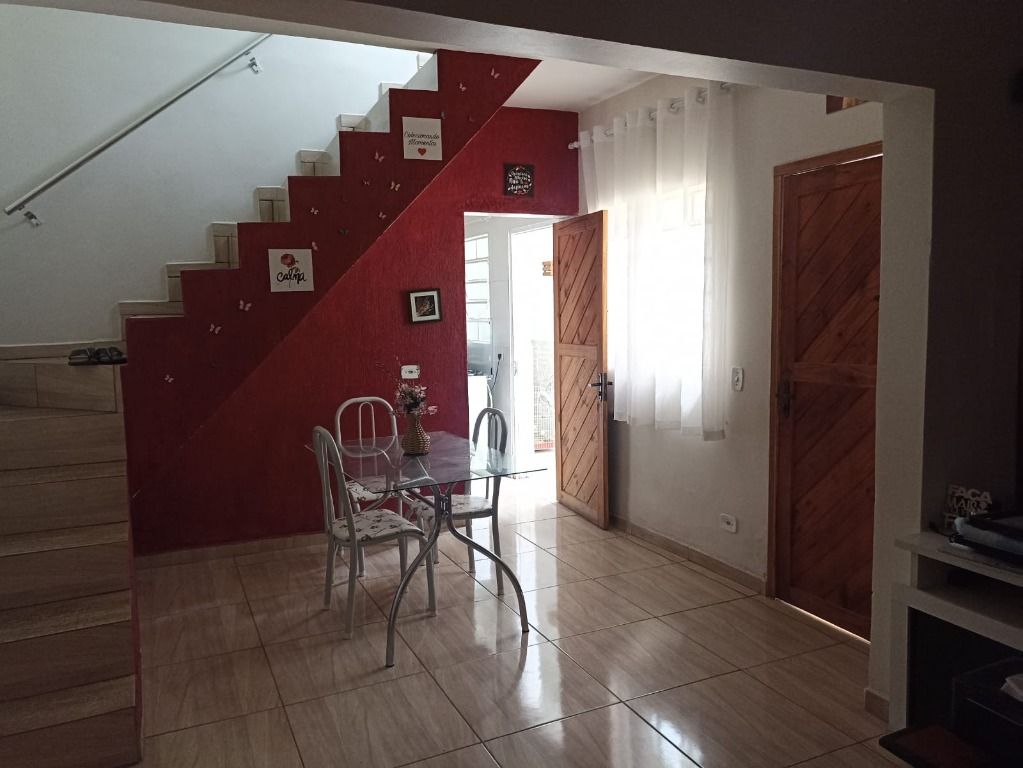 Sobrado à venda com 3 quartos, 150m² - Foto 1