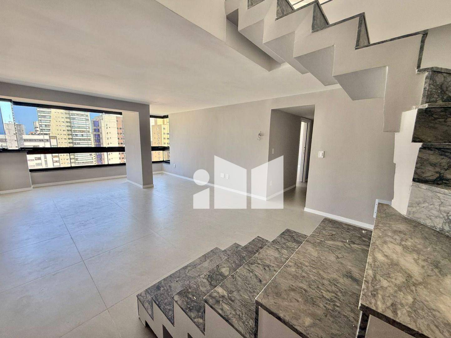 Cobertura, 4 quartos, 250 m² - Foto 1