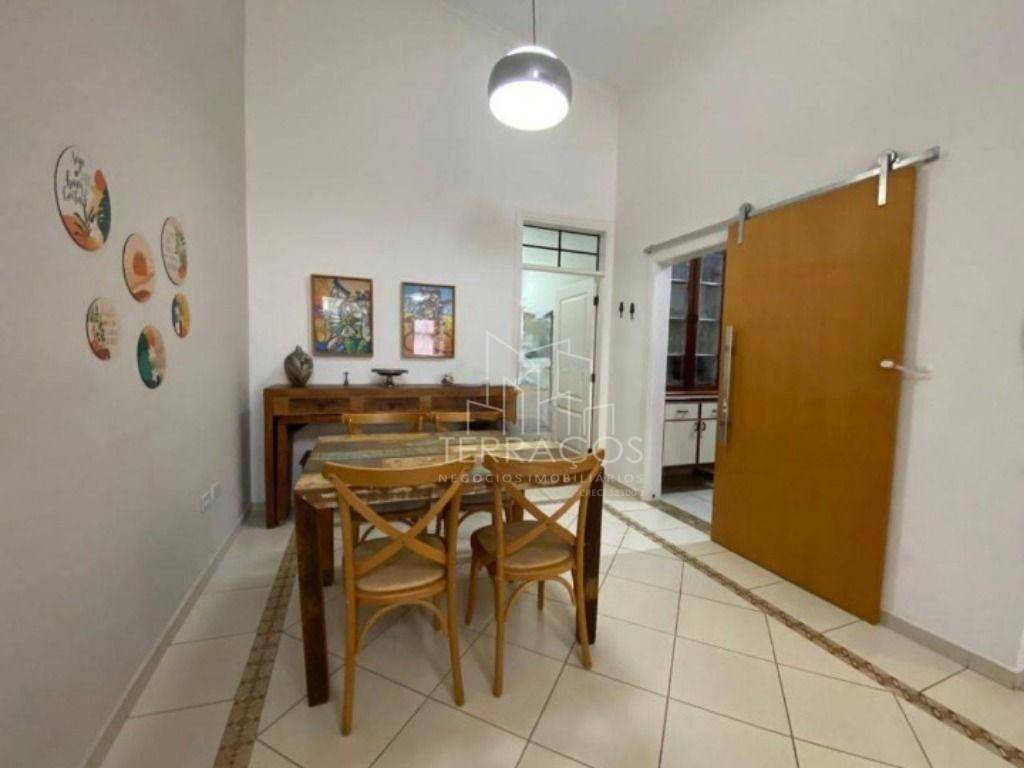 Casa à venda com 3 quartos, 228m² - Foto 9