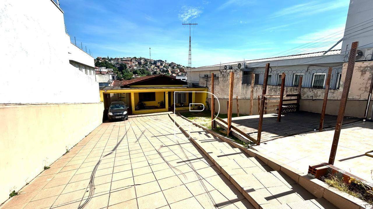 Casa à venda e aluguel com 3 quartos, 152m² - Foto 1