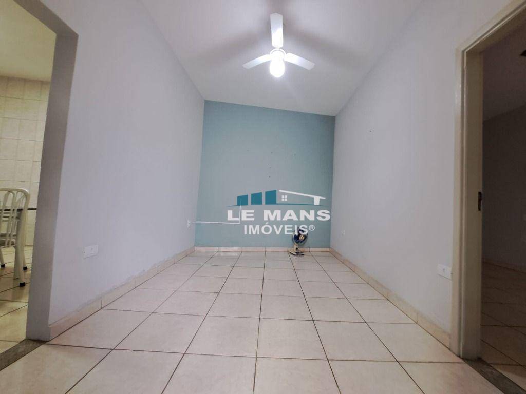 Casa à venda com 4 quartos, 250m² - Foto 21