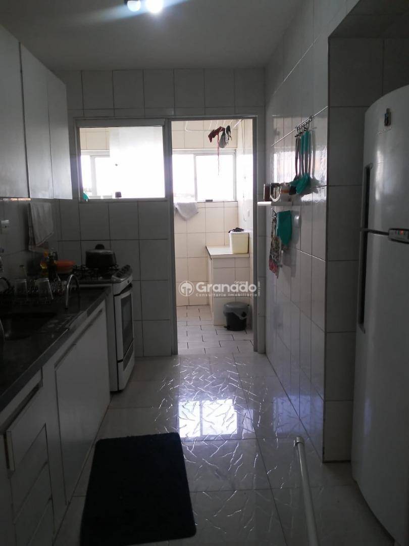 Apartamento à venda com 2 quartos, 65m² - Foto 9