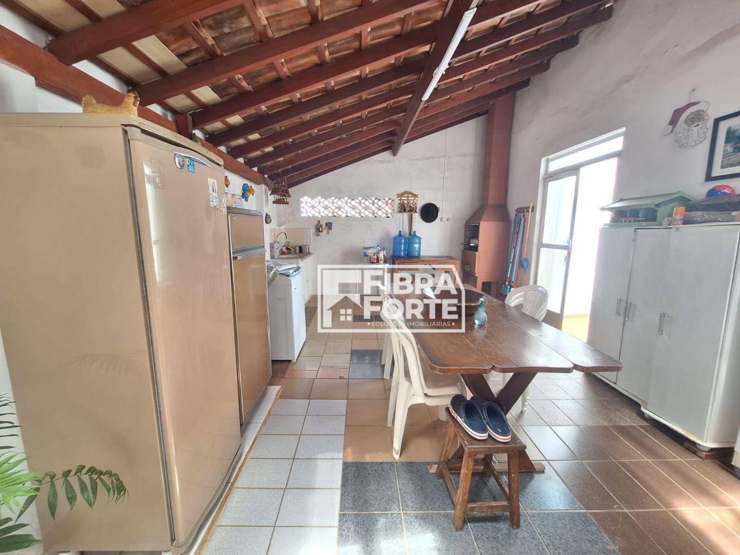 Casa à venda com 3 quartos, 154m² - Foto 18