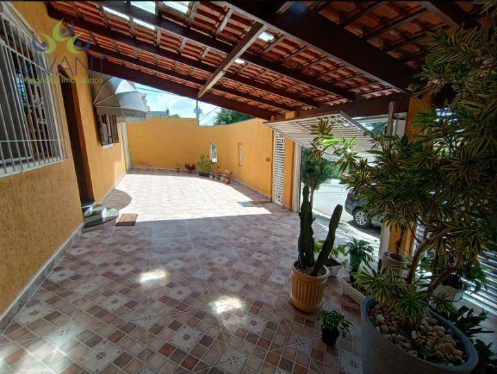 Casa à venda com 3 quartos, 99m² - Foto 2