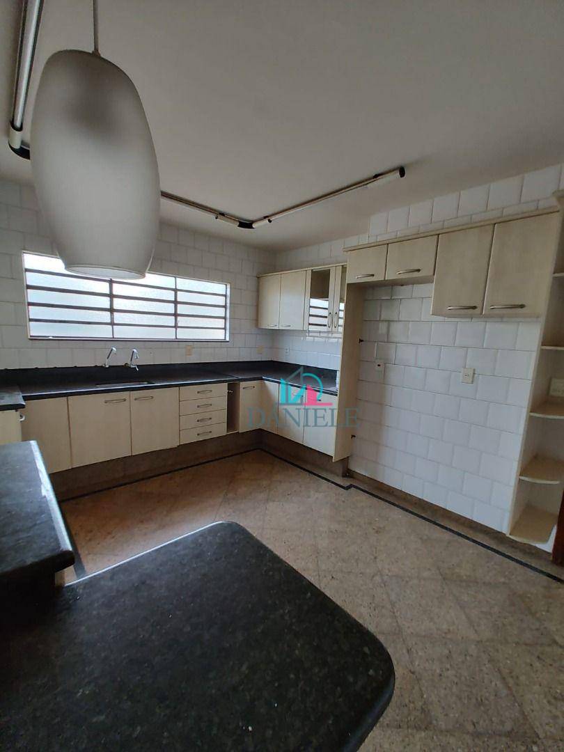 Casa à venda com 3 quartos, 265m² - Foto 13