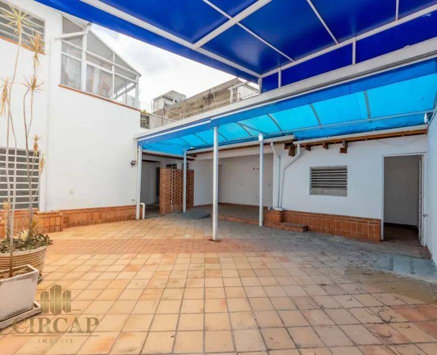 Sobrado à venda e aluguel com 3 quartos, 220m² - Foto 5