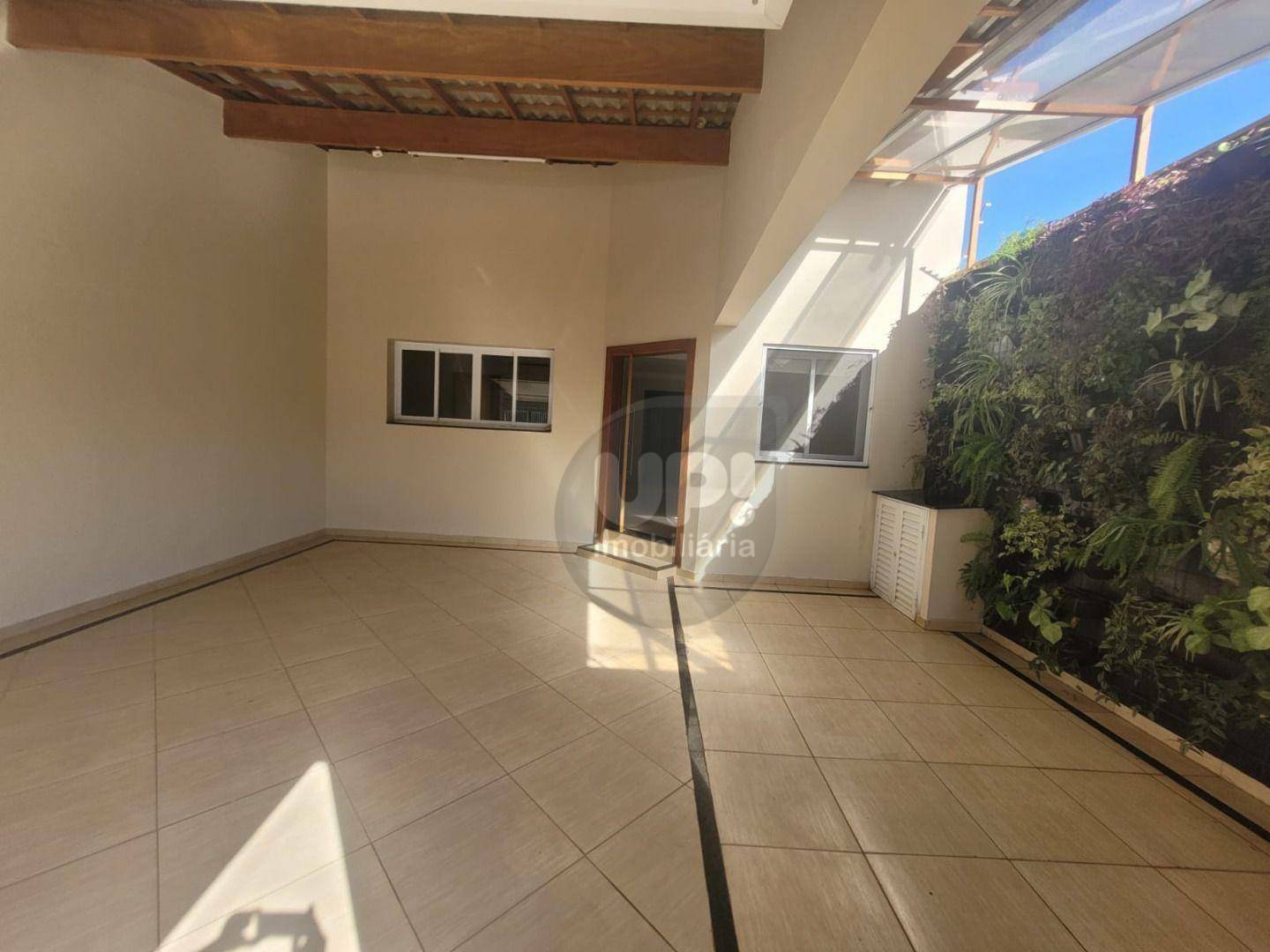 Casa à venda com 3 quartos, 205m² - Foto 4