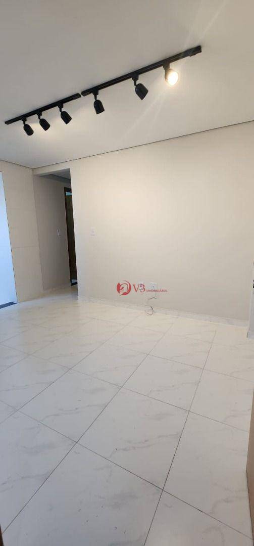 Apartamento à venda com 2 quartos, 42m² - Foto 4