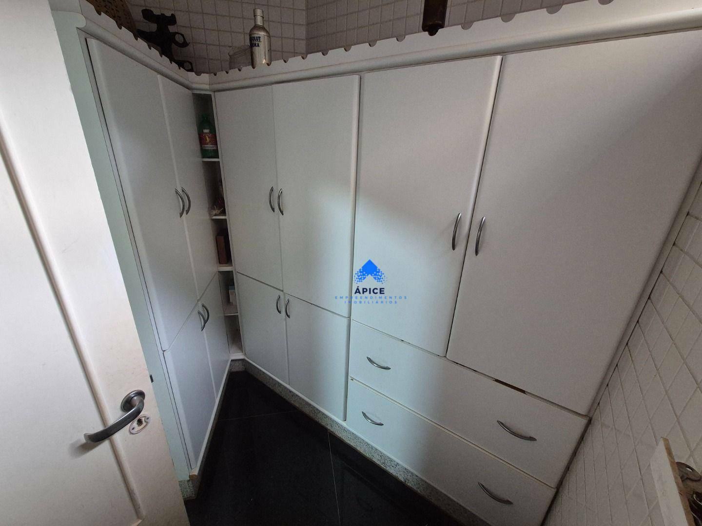 Casa à venda com 3 quartos, 560m² - Foto 8