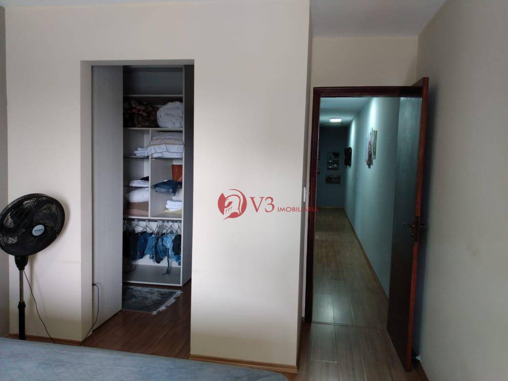 Sobrado à venda com 4 quartos, 200m² - Foto 6