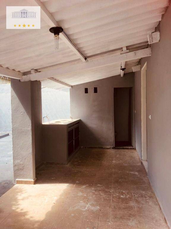 Casa para alugar com 3 quartos, 179m² - Foto 4