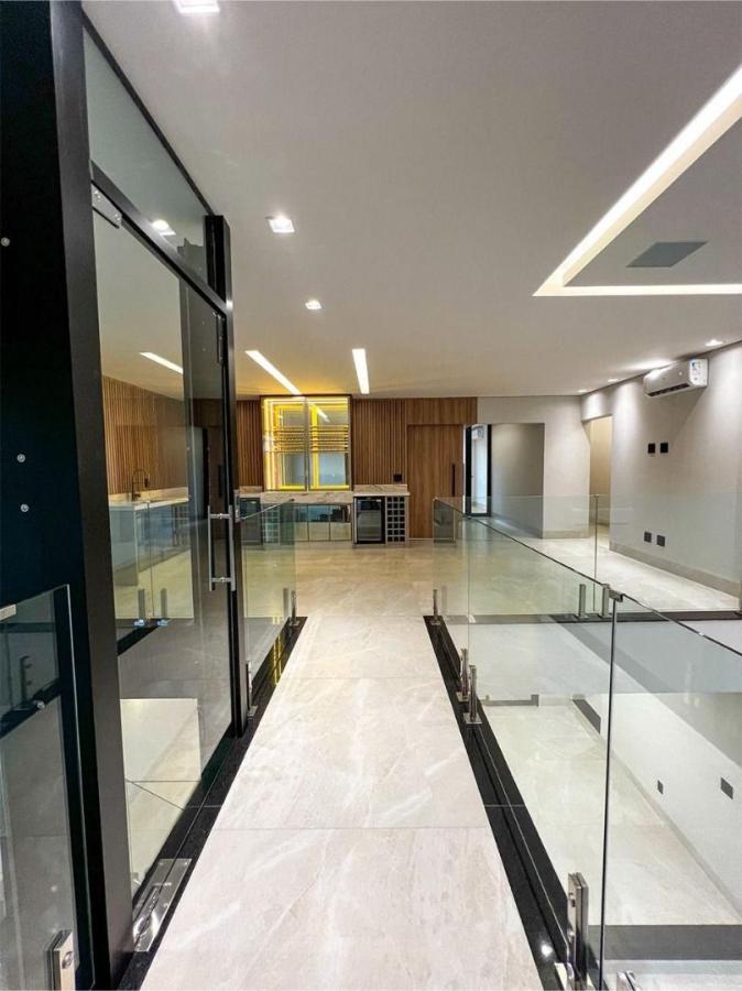 Casa à venda com 3 quartos, 618m² - Foto 1