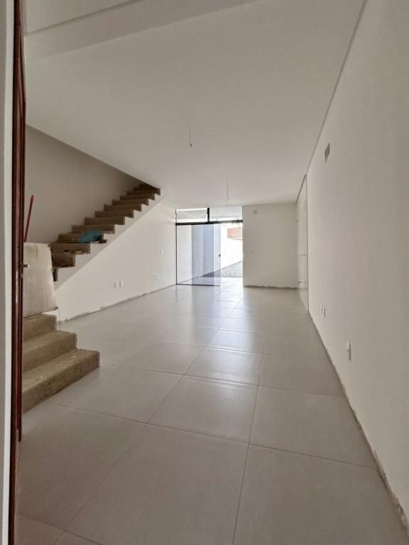 Sobrado à venda com 3 quartos, 121m² - Foto 2